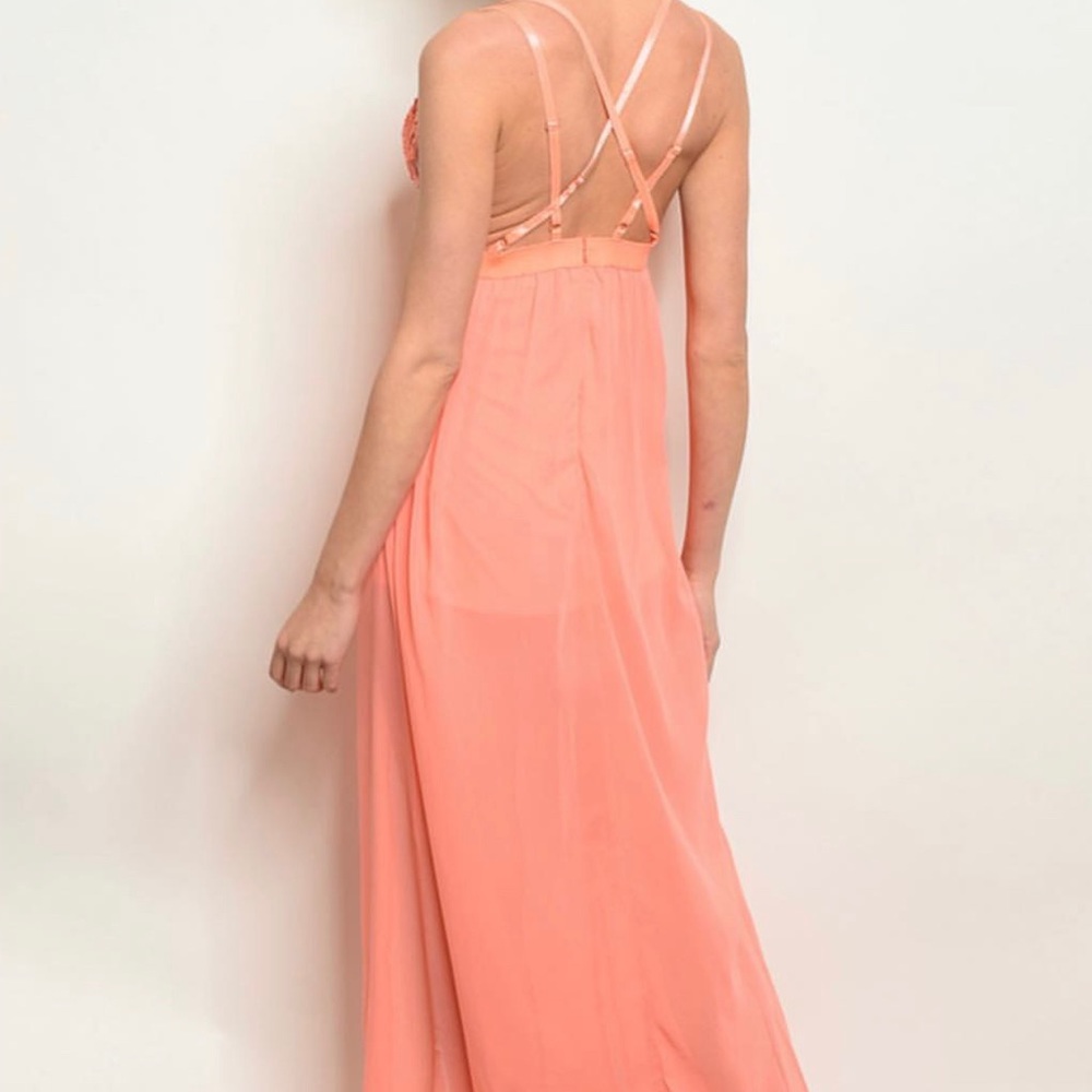 Beautiful dress - Picture 2 of 2